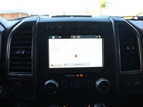 Used 2018 Ford F150 Lariat w/ Equipment Group 502A Luxury AWD/4WD image 40