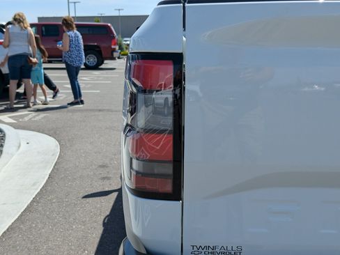 Used 2025 Nissan Frontier S AWD/4WD image 39