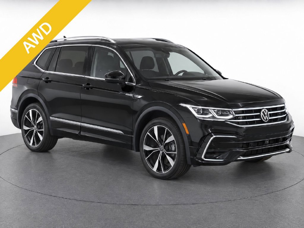 Used 2024 Volkswagen Tiguan SEL R-Line w/ MDO Package, Two-Row AWD/4WD image 2
