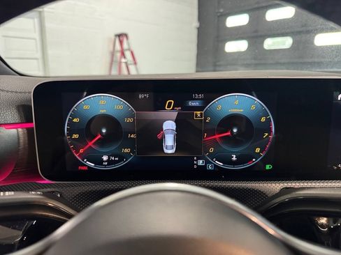 Used 2020 Mercedes-Benz CLA 250 4MATIC w/ Premium Package image 17