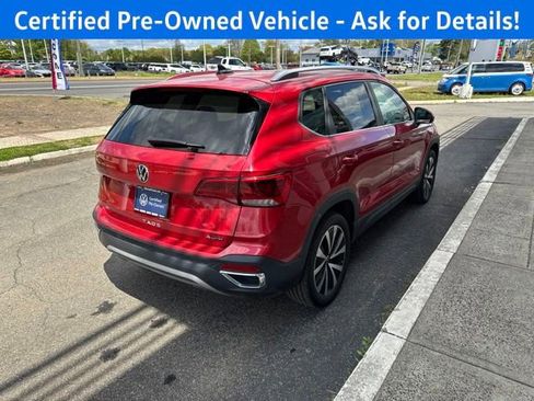 Certified 2022 Volkswagen Taos SE w/ Panoramic Sunroof Package AWD/4WD image 7