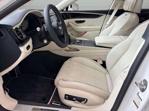 New 2025 Bentley Flying Spur Plug-In Hybrid image 42