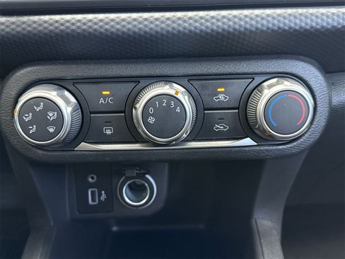 Used 2022 Nissan Kicks S image 27