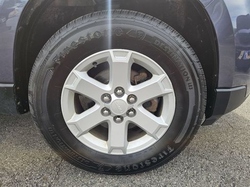 Used 2014 GMC Acadia SLE FWD image 16