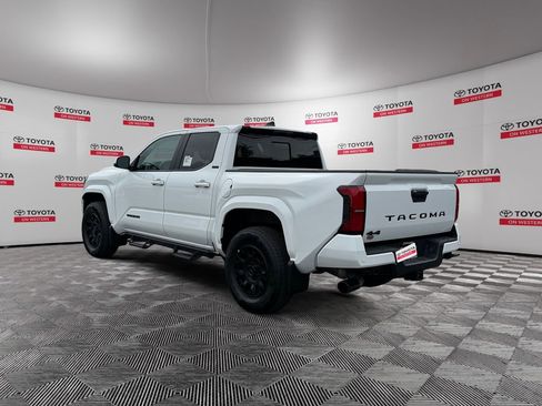 Used 2025 Toyota Tacoma SR5 AWD/4WD image 5