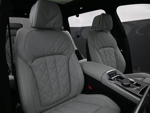 New 2026 BMW X7 xDrive40i image 27