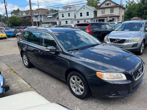Used 2010 Volvo V70 FWD image 4