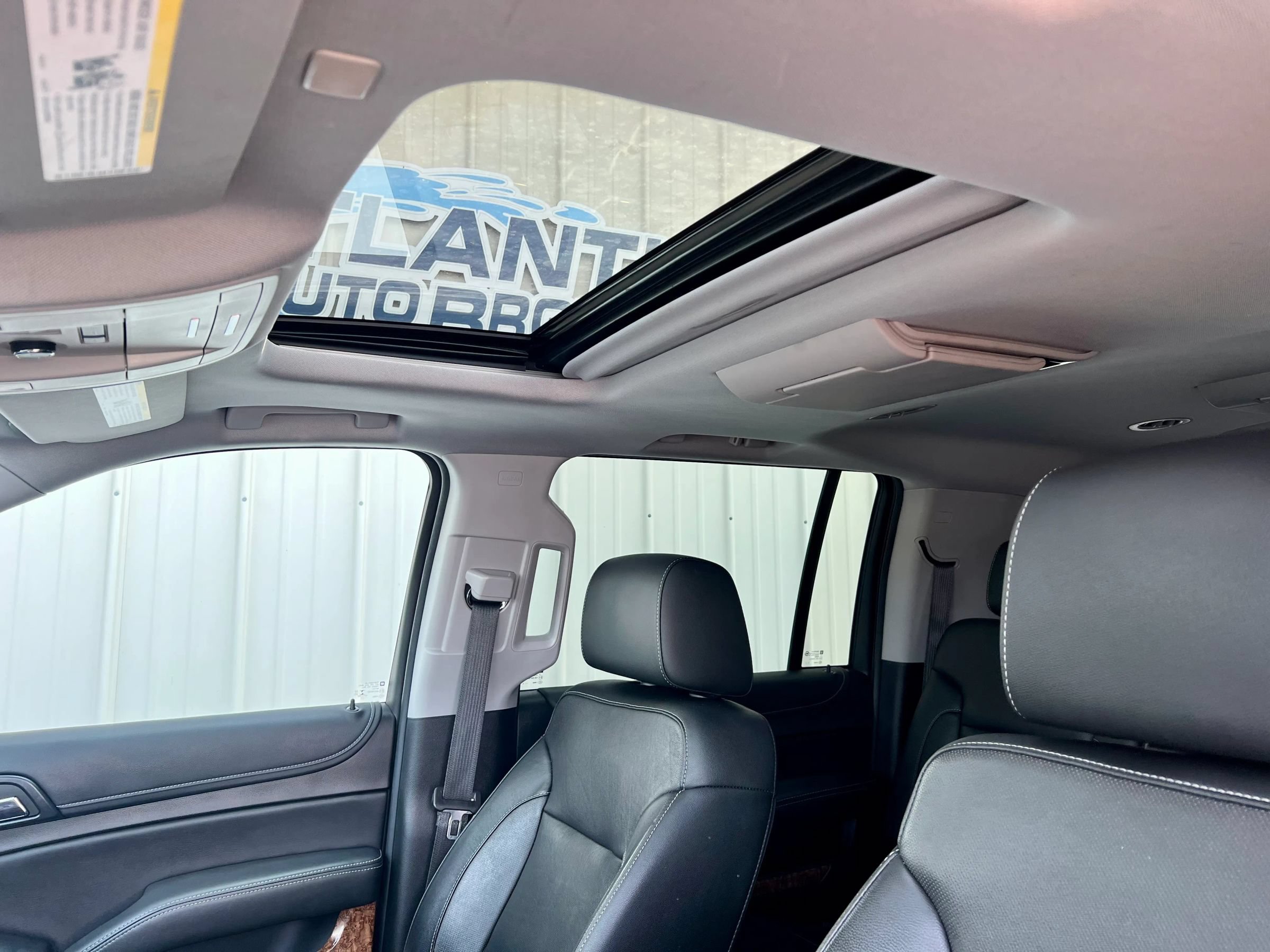Used 2020 Chevrolet Suburban Premier AWD/4WD image 31
