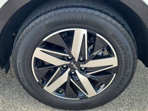 Used 2023 Kia Sorento S FWD image 13
