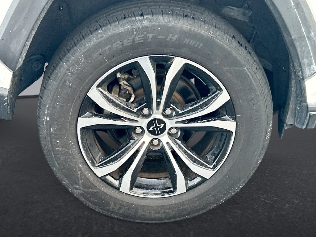 Used 2021 Toyota RAV4 LE FWD image 17