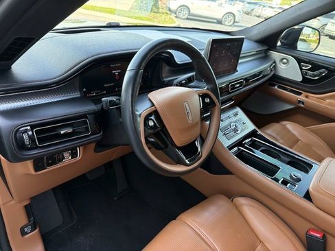 Used 2023 Lincoln Aviator Black Label AWD/4WD image 15