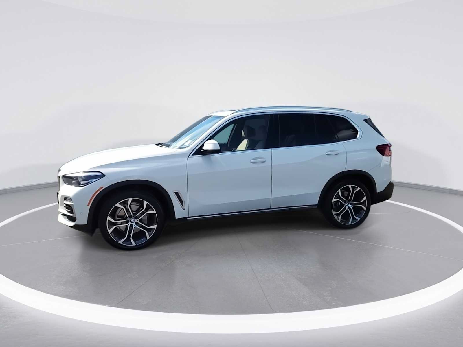 Used 2019 BMW X5 xDrive40i w/ Premium Package 2 AWD/4WD image 4
