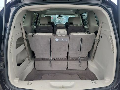 Used 2017 Chrysler Pacifica Touring-L Plus w/ Advanced Safetytec Group FWD image 6