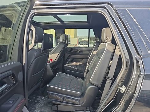 Used 2025 GMC Yukon AT4 Ultimate image 15