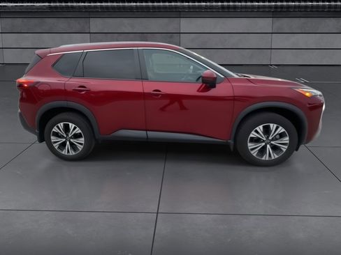 Used 2022 Nissan Rogue SV w/ SV Premium Package image 9