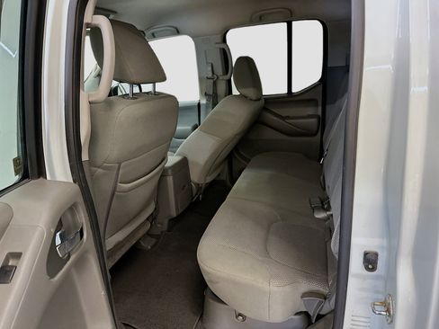 Used 2019 Nissan Frontier SV image 28