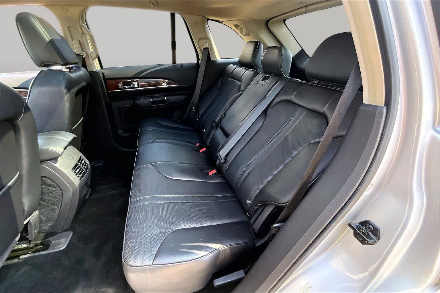 Used 2011 Lincoln MKX 2WD w/ 102A Rapid Spec Order Code image 19