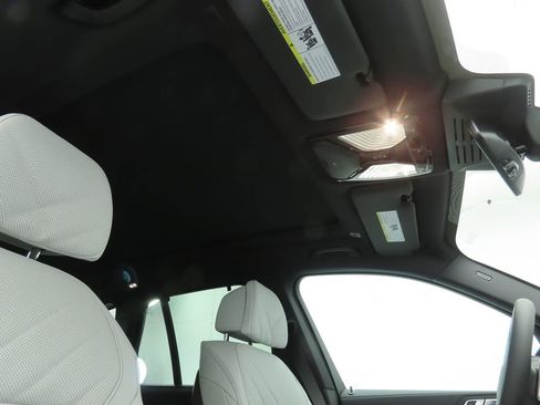 New 2026 BMW X5 sDrive40i w/ Climate Comfort Package image 18