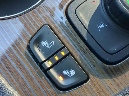 Used 2023 GMC Acadia SLE w/ Driver Convenience Package image 22