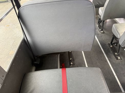 Used 2006 Chevrolet Express 3500 w/ School Bus Package image 19