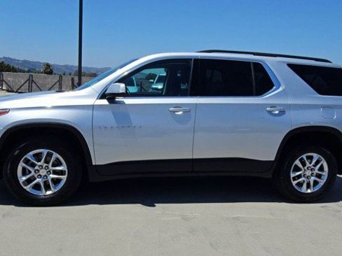 Used 2020 Chevrolet Traverse LT FWD image 5