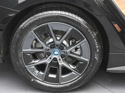 Used 2022 BMW i4 eDrive40 w/ Premium Package RWD image 32