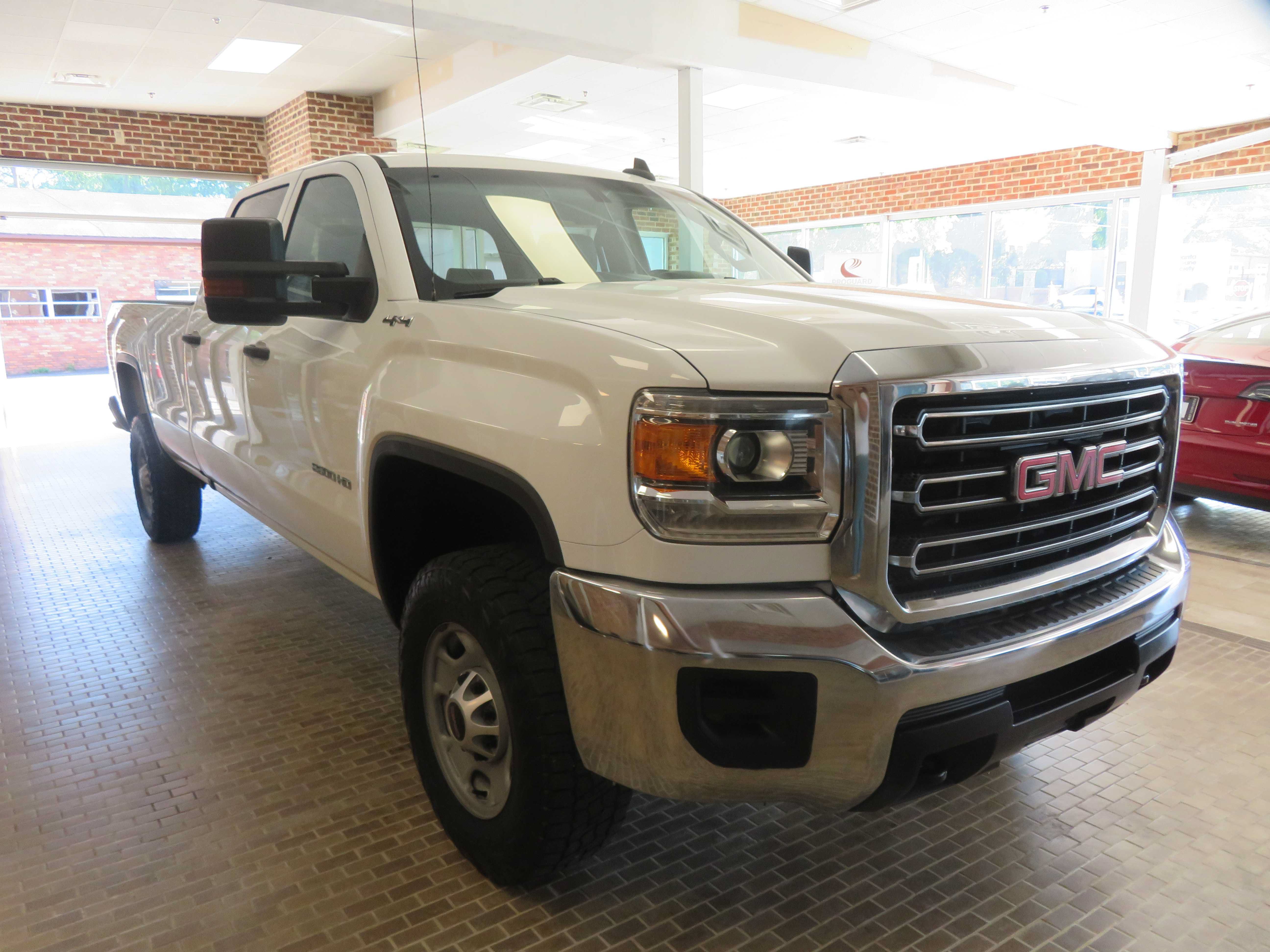 Used 2018 GMC Sierra 2500 4x4 Crew Cab image 3