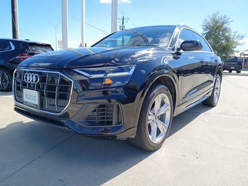 Used 2022 Audi Q8 Premium Plus image 3