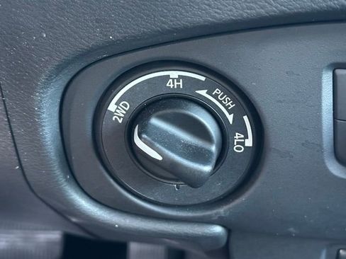 Certified 2024 Nissan Frontier PRO-4X w/ Technology Package AWD/4WD image 33