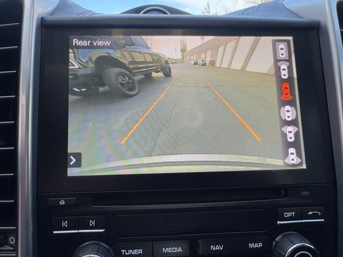 Used 2018 Porsche Cayenne Turbo image 22