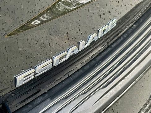 Used 2023 Cadillac Escalade ESV Premium Luxury image 15