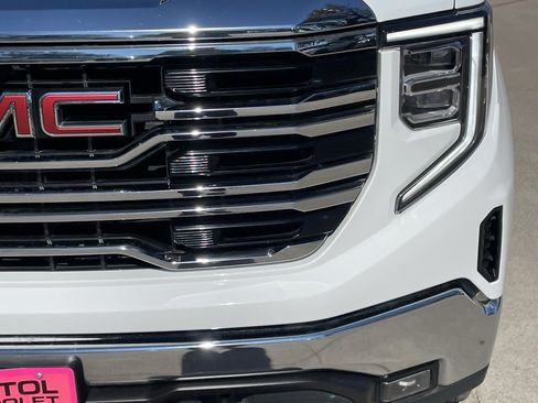Certified 2025 GMC Sierra 1500 SLT image 7