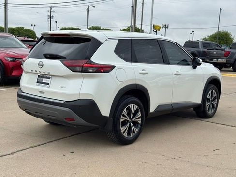 Used 2023 Nissan Rogue SV FWD image 6