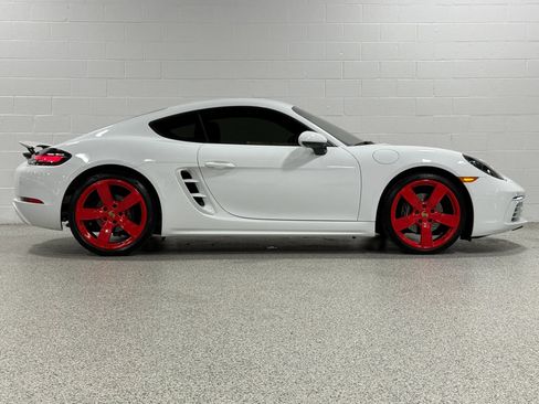 Used 2025 Porsche 718 Cayman RWD image 5