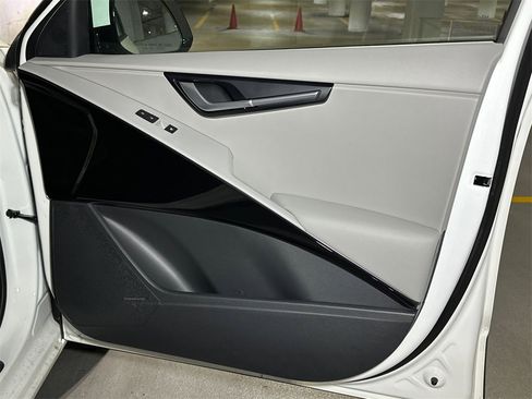 New 2025 Kia Niro Wave w/ Wave Preserve Package image 13
