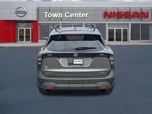Certified 2025 Nissan Kicks SR w/ SR Premium Package FWD image 6