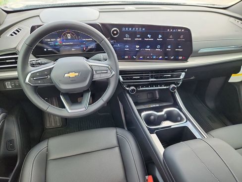 New 2025 Chevrolet Traverse LT w/ Sun and Wheel Package image 10