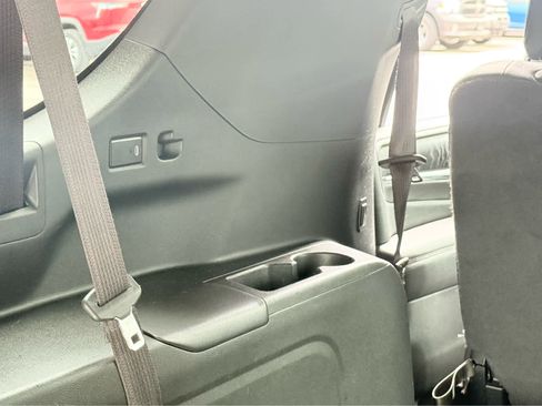 Used 2022 GMC Yukon XL Denali image 42