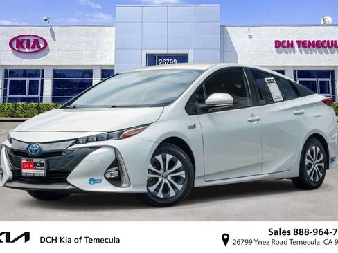 Used 2021 Toyota Prius Prime Limited w/ Carpet Mat Package (TMS) FWD image 1