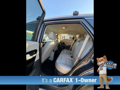 Used 2018 Kia Niro EX FWD image 19