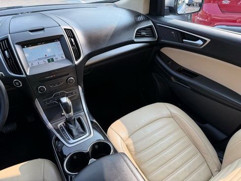 Used 2018 Ford Edge SEL w/ Equipment Group 201A AWD/4WD image 11