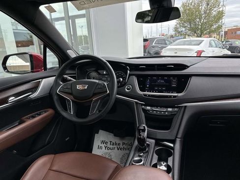 Certified 2023 Cadillac XT5 Premium Luxury AWD/4WD image 33