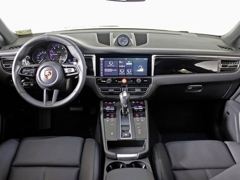 New 2026 Porsche Macan image 20