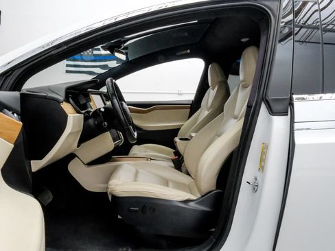 Used 2021 Tesla Model X Long Range AWD/4WD image 4