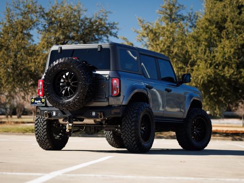 Used 2022 Ford Bronco Wildtrak image 5