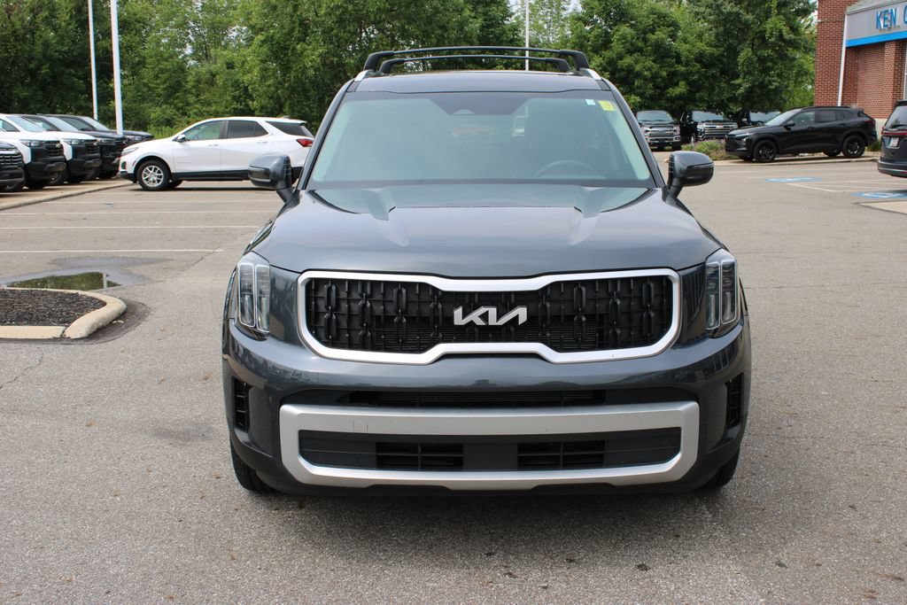 Used 2024 Kia Telluride EX w/ EX Captain's Chair Package AWD/4WD image 7