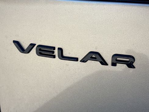 Used 2022 Land Rover Range Rover Velar R-Dynamic S image 11