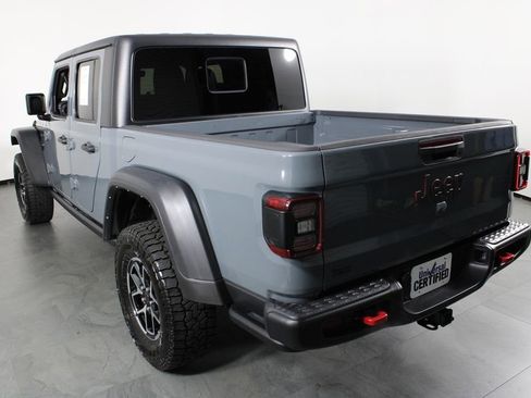 Used 2024 Jeep Gladiator Rubicon w/ Technology Group image 3