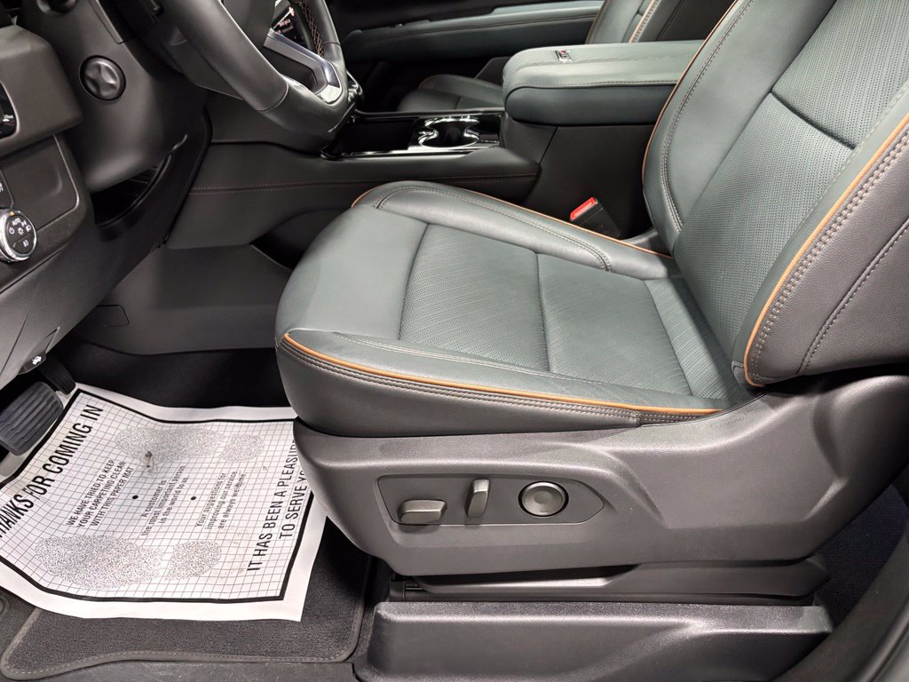 Used 2026 GMC Yukon XL AT4 AWD/4WD image 12