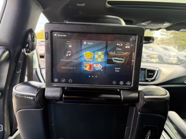 Used 2020 Chrysler Pacifica Limited FWD image 35